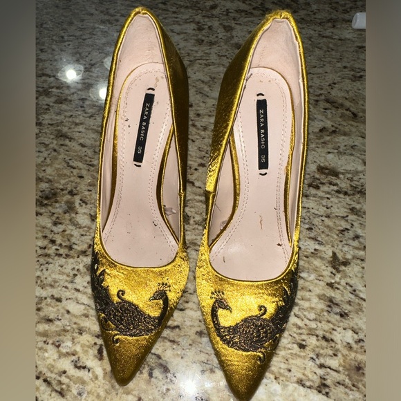 Heels - Picture 3 of 3